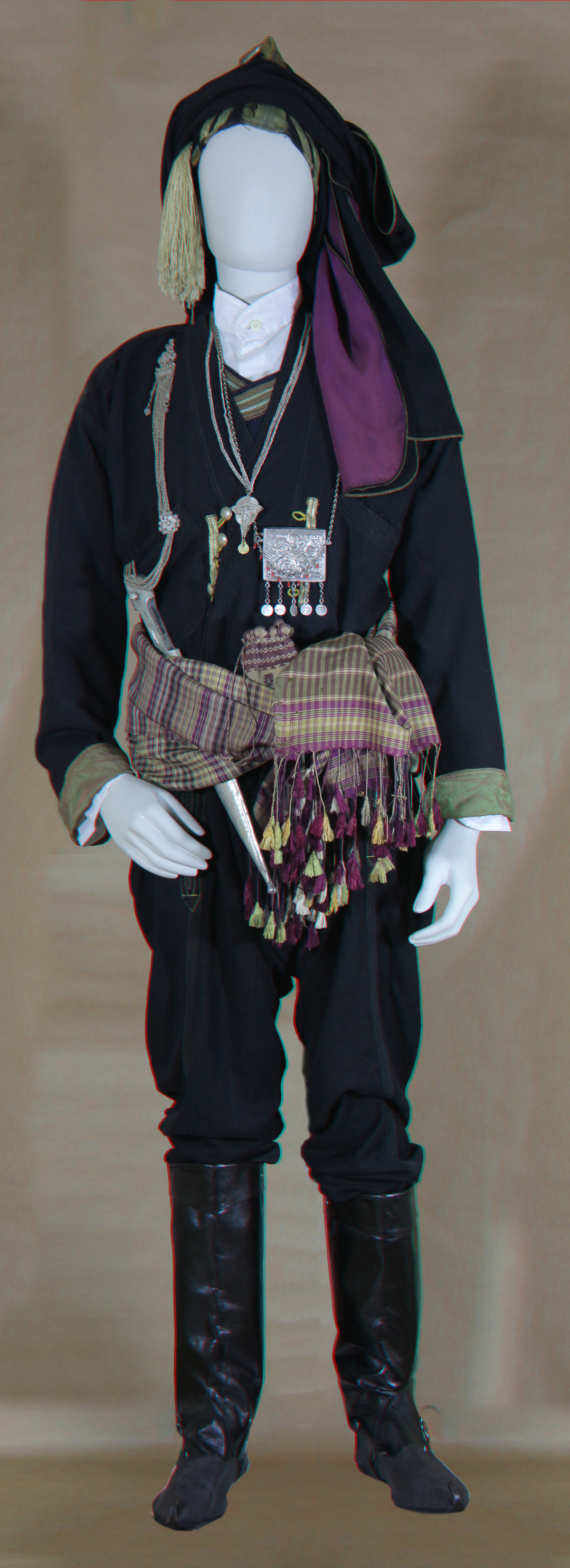 Κούκλα με ανδρική φορεσιά Ποντίου από Τραπεζούντα
