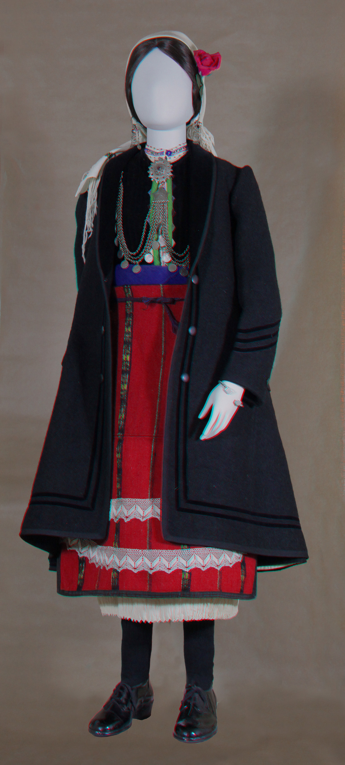 Κούκλα με γυναικεία φορεσιά από Σκοπιά Ν. Φλώρινας (από την αίθουσα Δυτικής Μακεδονίας)